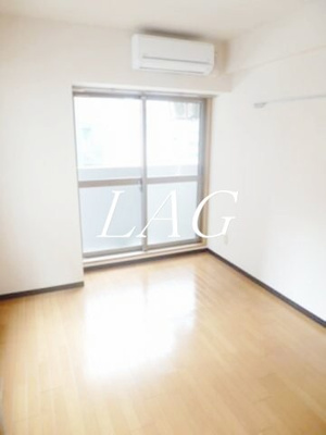 【居間・リビング】 | スカイコート日本橋 | 洋室のお部屋です。