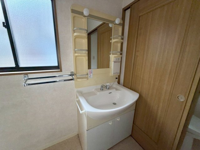 柏原市大正３丁目戸建の独立洗面台|洗面化粧台
