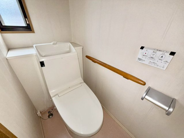 柏原市大正３丁目戸建のトイレ|トイレ