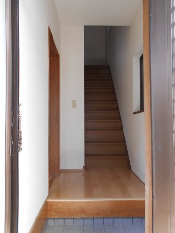 朝倉丙貸家（I）の玄関