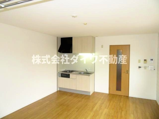 U・paretteの居間・リビング|LDKキッチン側