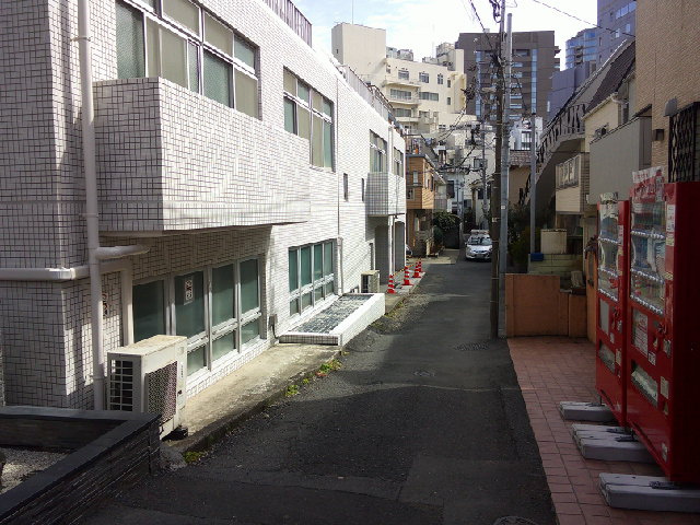 渋谷区千駄ヶ谷５丁目の倉庫