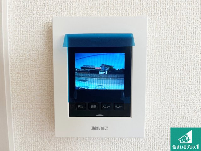 加古郡播磨町古田　新築一戸建ての防犯設備|カラーモニターインターホン！声だけでなく来訪者の姿や顔がモニターで確認できるので、小さなお子様がいらっしゃるご家庭でも安心できます！