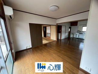 【居間・リビング】 | 周南市大字下上 中古住宅／2階建