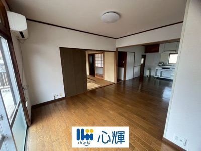 【居間・リビング】 | 周南市大字下上 中古住宅／2階建