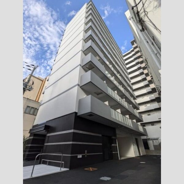 アルティザ江坂の外観