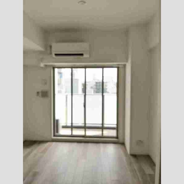 アルティザ江坂の居間・リビング