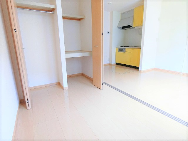 プログレッソAの寝室|写真は同建物の別部屋を参考に掲載しております。