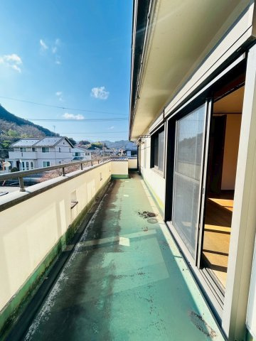 日の出町大久野中古戸建/3月15日までの限定価格/大型4ＬＤＫ/注文仕様のバルコニー