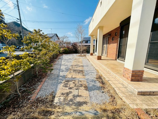 日の出町大久野中古戸建/3月15日までの限定価格/大型4ＬＤＫ/注文仕様の庭