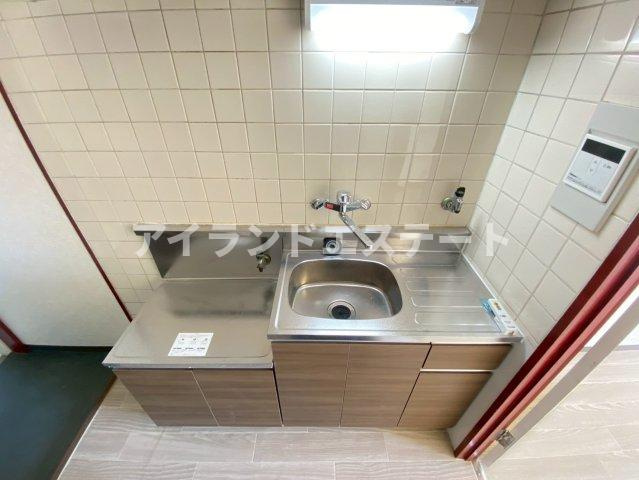 パレスハイム　学生さんおすすめ　陽当たり良好　ユニットバス新品のキッチン