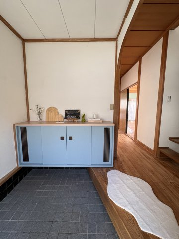 春ひなたのテラスの玄関