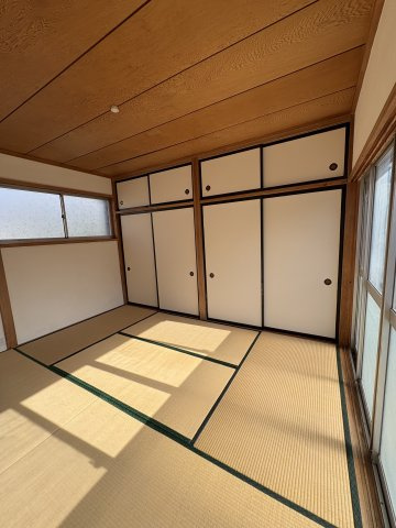 春ひなたのテラスの和室