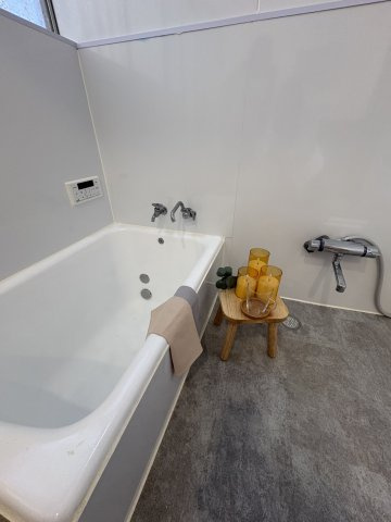 春ひなたのテラスの浴室