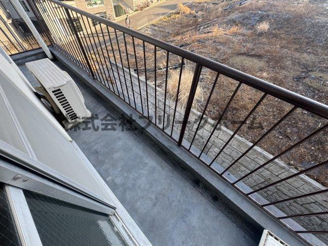 三鷹市井の頭３丁目の賃貸マンションのバルコニー