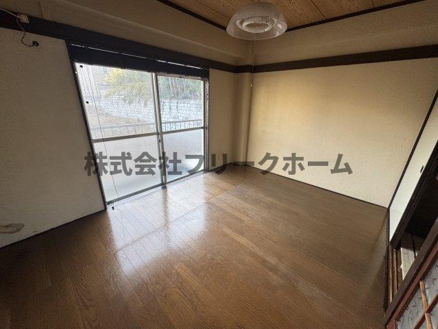 三鷹市井の頭３丁目の賃貸マンションの居間・リビング