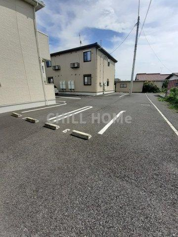 ローズ　Ⅰの駐車場