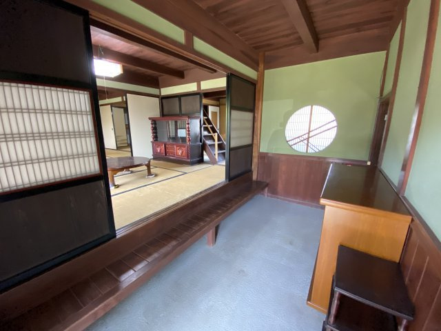 丹波市氷上町本郷の中古一戸建の玄関