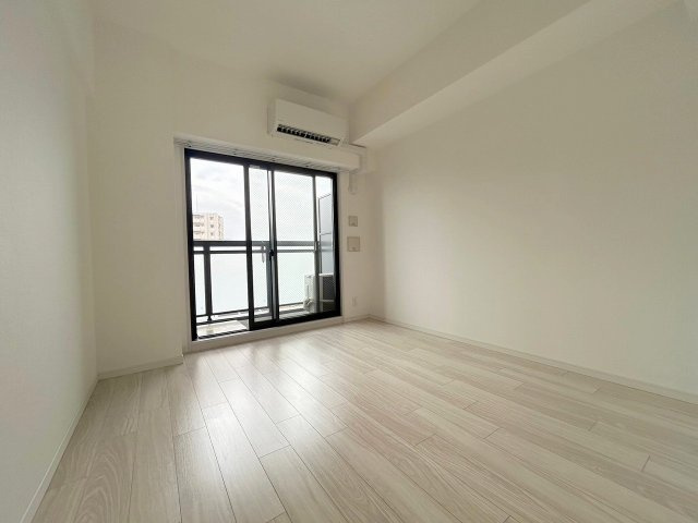 ライジングメゾン新大阪サウスの居間・リビング