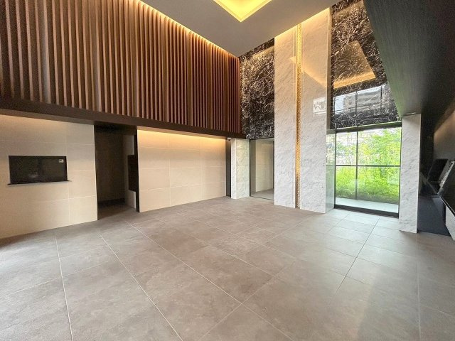 ライジングメゾン新大阪サウスのロビー