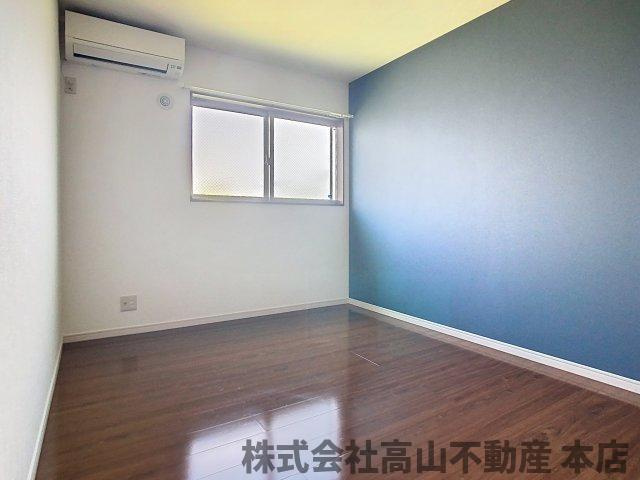 宗像市田熊３丁目のアパートの居間・リビング