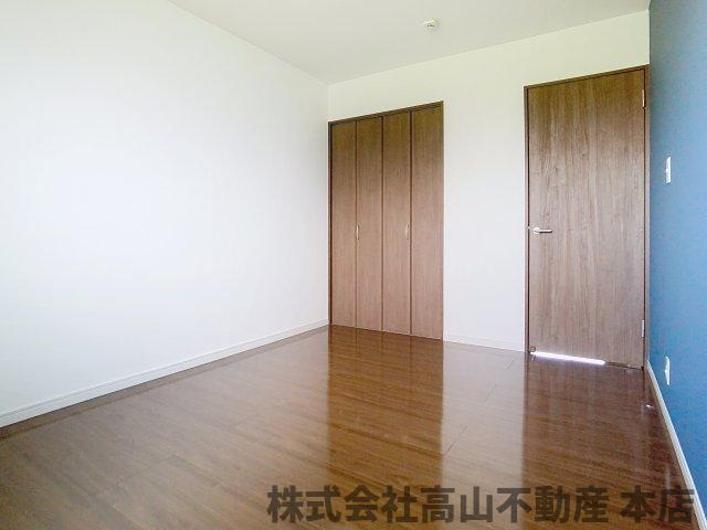 宗像市田熊３丁目のアパートの居間・リビング