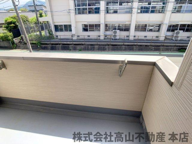 宗像市田熊３丁目のアパートのバルコニー