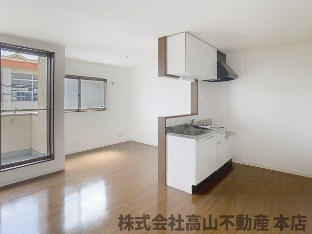 宗像市田熊３丁目のアパートの居間・リビング