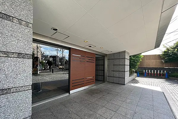 【エントランス】