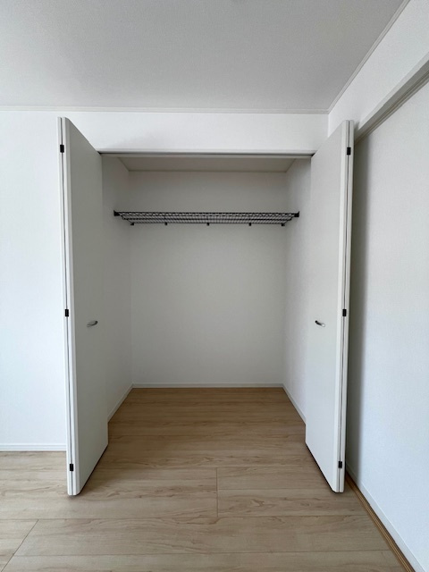 久留米市東合川新町第2-1号棟の収納|2F③　収納スペース完備