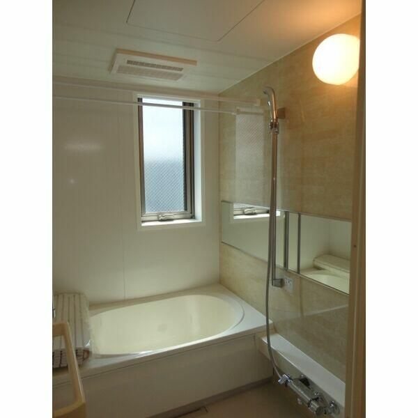 ボヌールヤマキチⅢの浴室