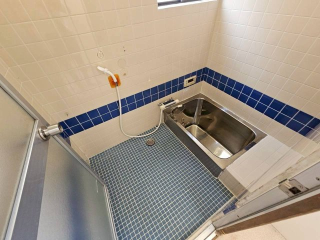 潮見町戸建ての浴室