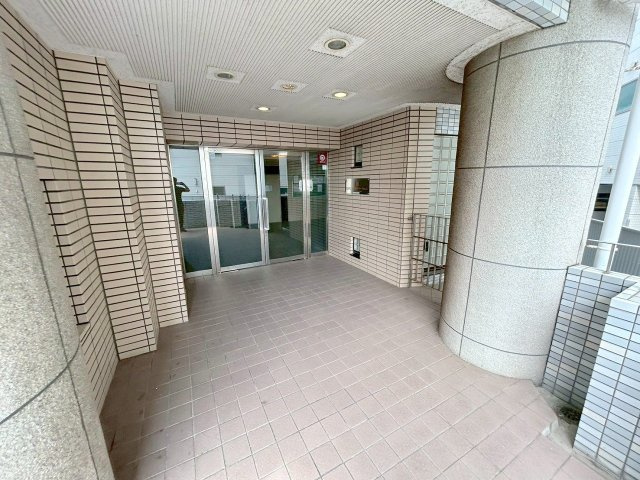 おおきに北大阪リバーフロントAPのエントランス