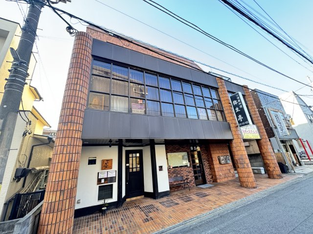 山内ビルの外観