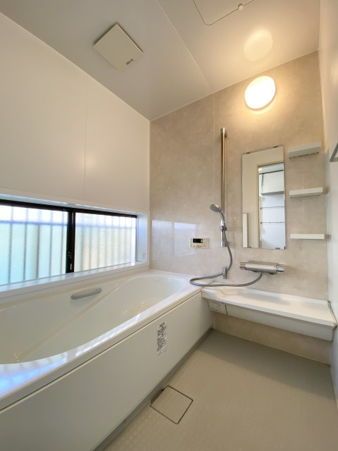 あきる野市雨間　中古戸建の浴室|リフォーム済のユニットバスです☆