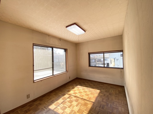 あきる野市雨間　中古戸建の洋室|2階洋室南側