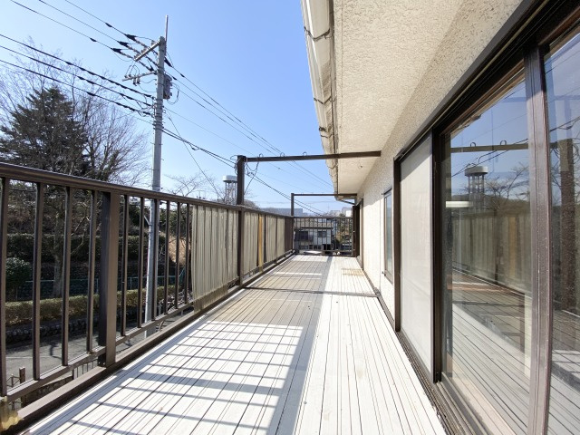 あきる野市雨間　中古戸建のバルコニー|日当たりの良いバルコニーです！