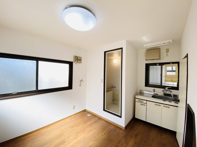 あきる野市雨間　中古戸建の洋室|事務所1階洋室