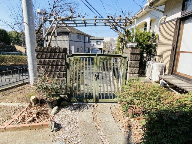 あきる野市雨間　中古戸建のエントランス