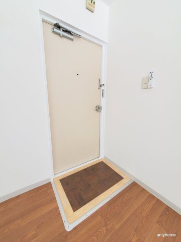 フォレスト新大阪の玄関