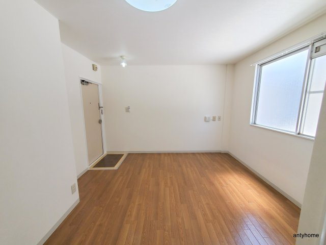 フォレスト新大阪の居間・リビング