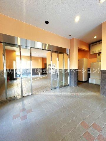 ライオンズマンション東大島第二のエントランス|玄関ホールがスッキリ広々としていると帰る時も出ていく時も気持ちが良い。来客を出迎える玄関が綺麗ならその家の印象が良くなる。
