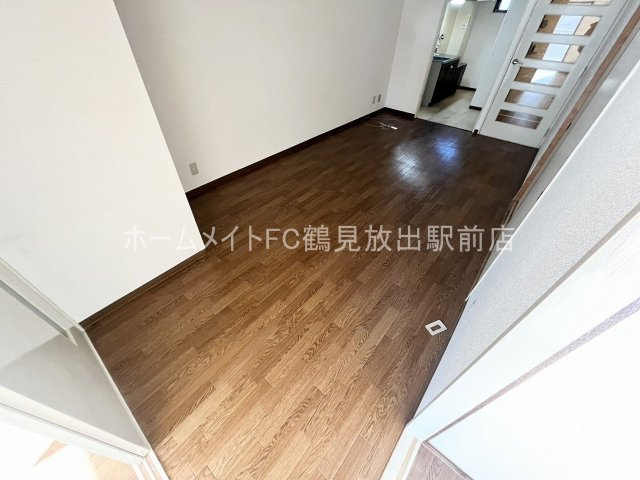 大東市諸福７丁目の賃貸マンションの居間・リビング