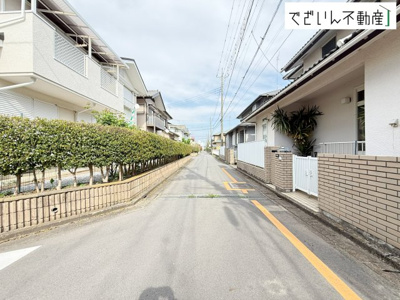 【前面道路含む現地写真】 | 熊谷市万吉　中古住宅   | 現地(2026年4月撮影)
