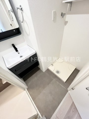 大阪市城東区放出西３丁目の賃貸マンションの洗面所