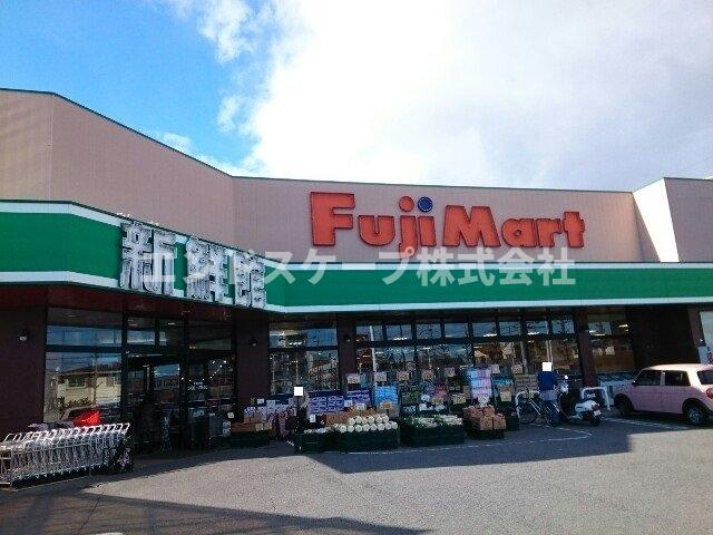 ルミナーレ　Ⅰの周辺|フジマート中居店まで400m
高崎、前橋のお部屋探しはエンドスケープまで！お客様の理想お聞かせ下さい♪