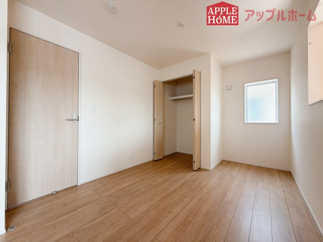 熊谷市赤城町1丁目　新築戸建　全２棟の洋室|２階居室は全室収納あり！たっぷりある収納活用でお部屋もキレイを保てます♪