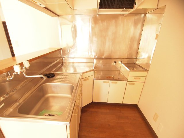 シュメールのキッチン|作業スペースもしっかりとあります