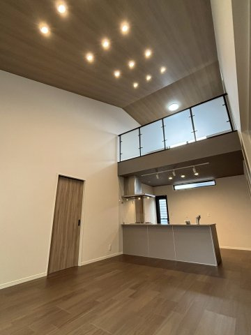 プランタウン清末鞍馬Ⅲの居間・リビング