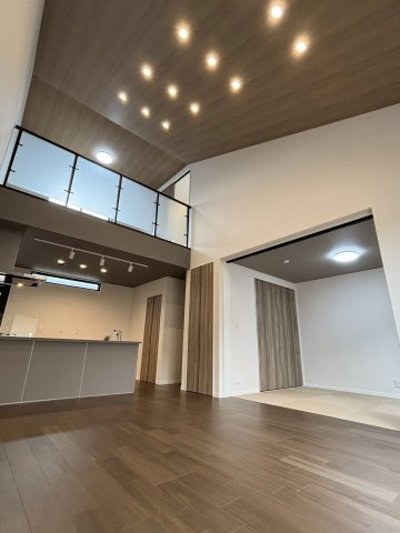 プランタウン清末鞍馬Ⅲの居間・リビング